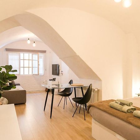 Casa Besalu Estudio En El Centro Del Pueblo エクステリア 写真