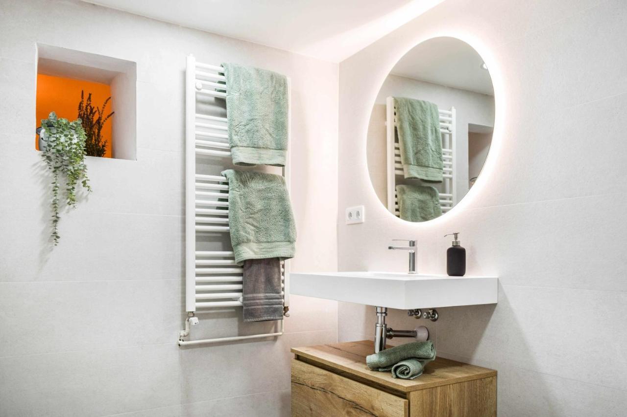 Casa Besalu Estudio En El Centro Del Pueblo エクステリア 写真