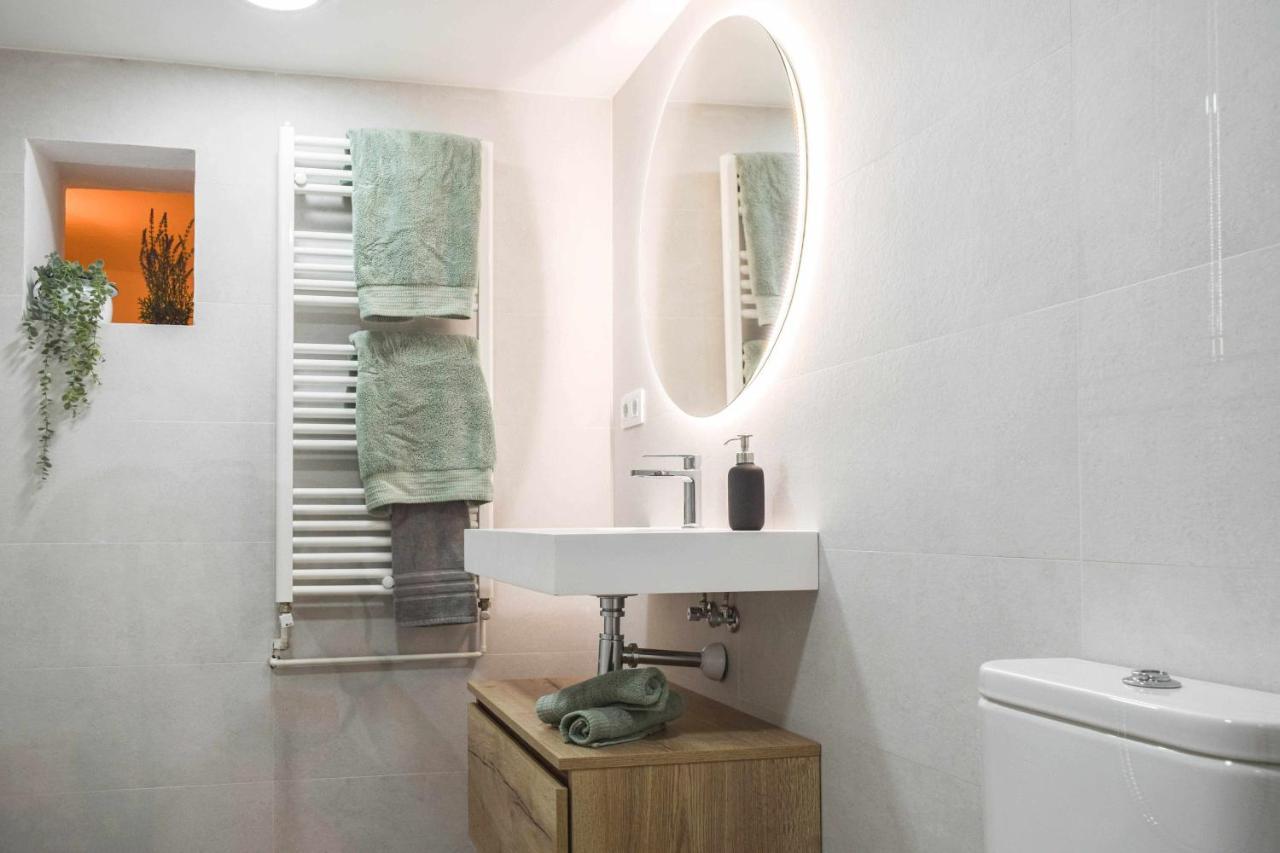 Casa Besalu Estudio En El Centro Del Pueblo エクステリア 写真