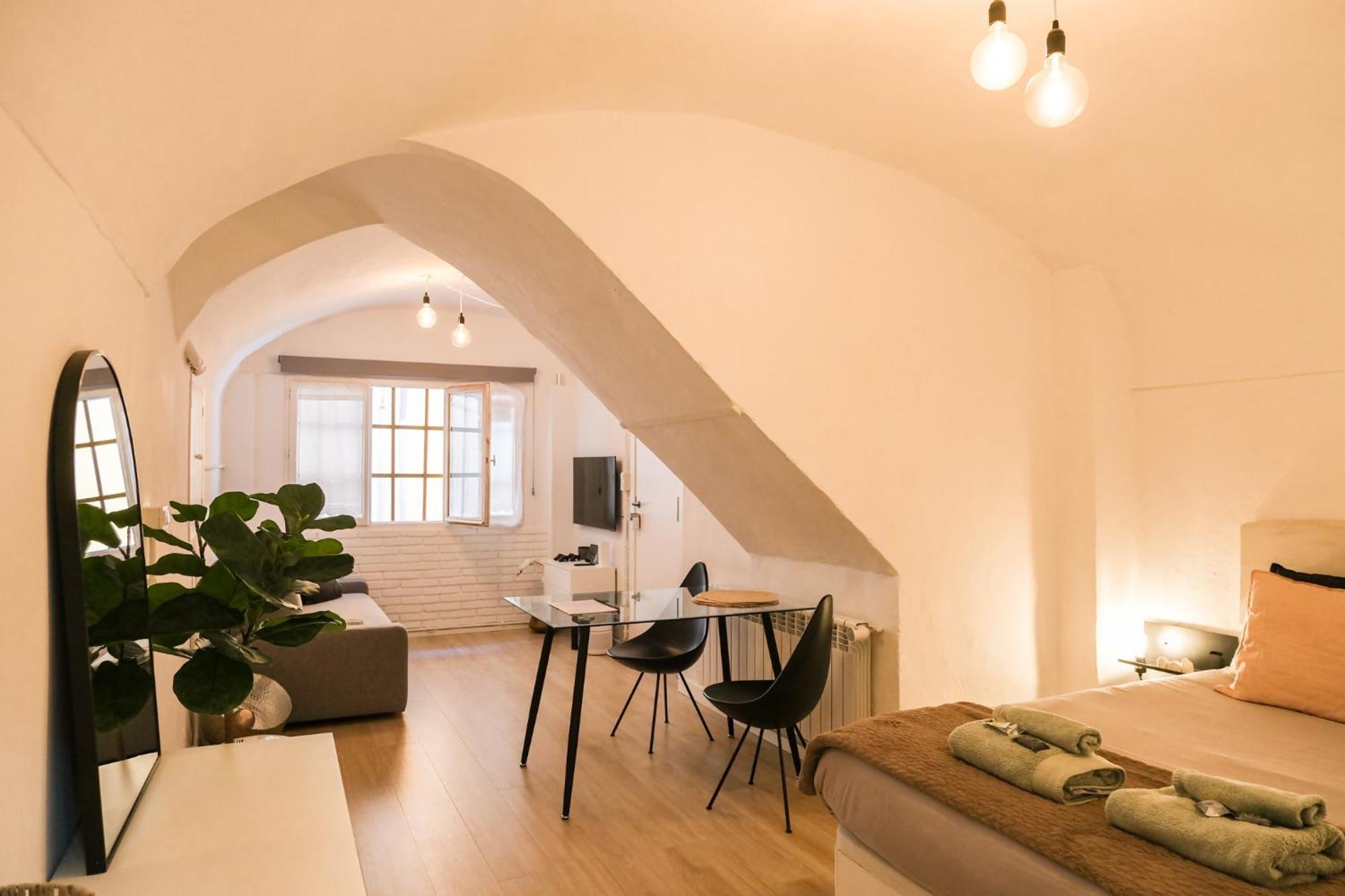 Casa Besalu Estudio En El Centro Del Pueblo エクステリア 写真