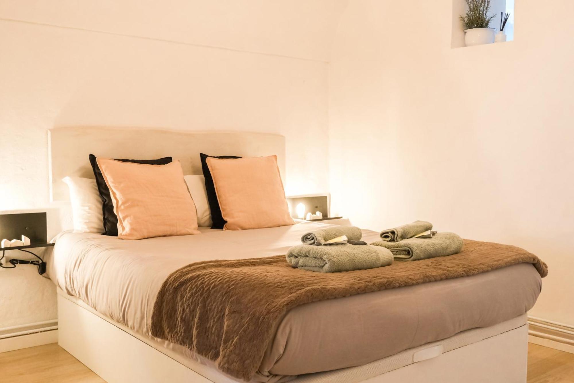 Casa Besalu Estudio En El Centro Del Pueblo エクステリア 写真